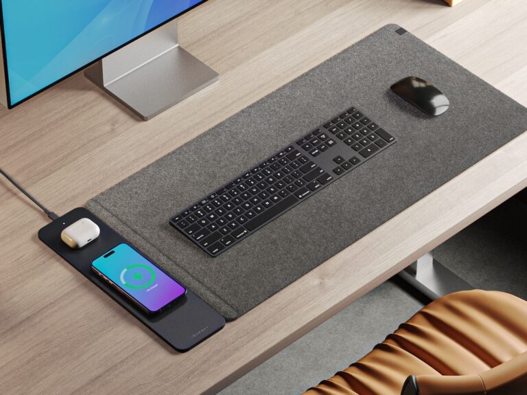JOURNEY ALTI ULTRA wireless charging desk mat keeps your everyday carry gadgets charged